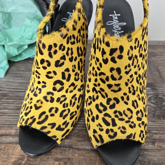 Taylor Says Leopard Heels - Picture 4 of 7